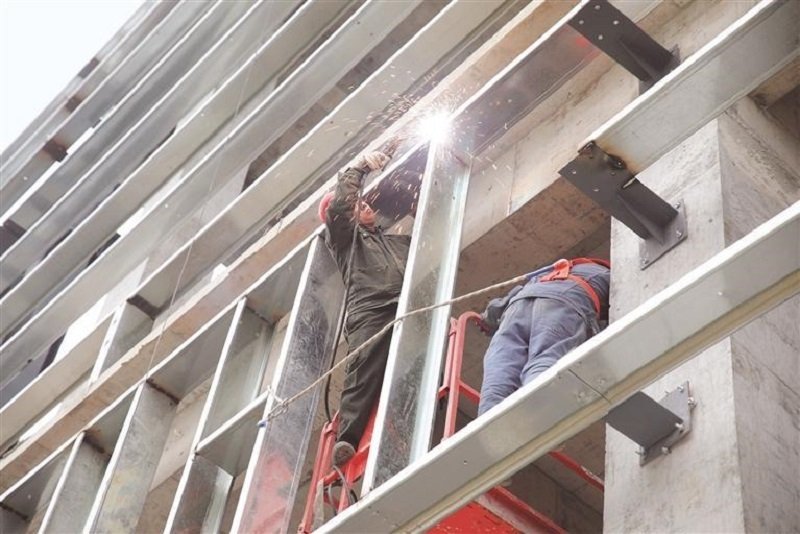 　　項(xiàng)目現(xiàn)場施工忙。 貴州日?qǐng)?bào)天眼新聞?dòng)浾?楊曦 攝