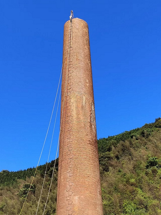 煙囪拆除公司:專業(yè)技藝,保證工程安全實(shí)施